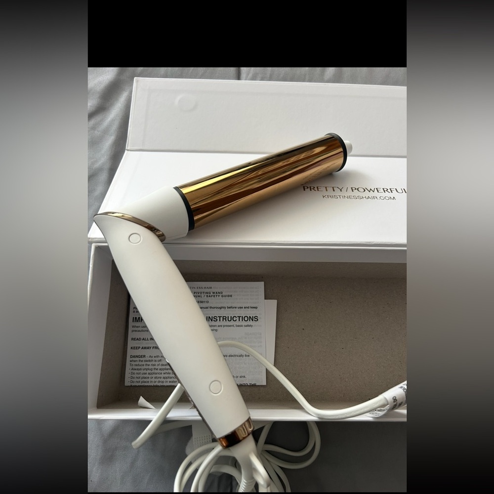 Pretty Powerful Gold and White Hair Curler